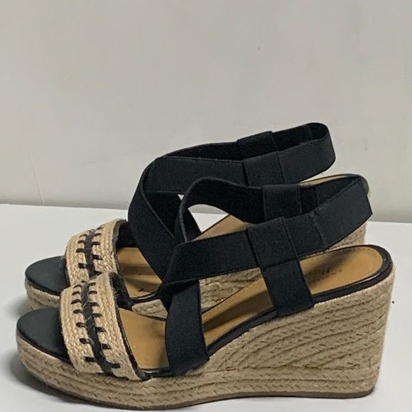Boho Woven Bass Wedge Sandals w/ Black Pattern - Picture 4 of 5